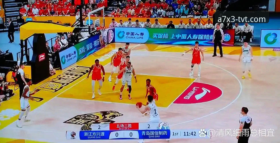 解读兰道夫33分逆转之战：CBA季后赛看球必备的战术分析技巧